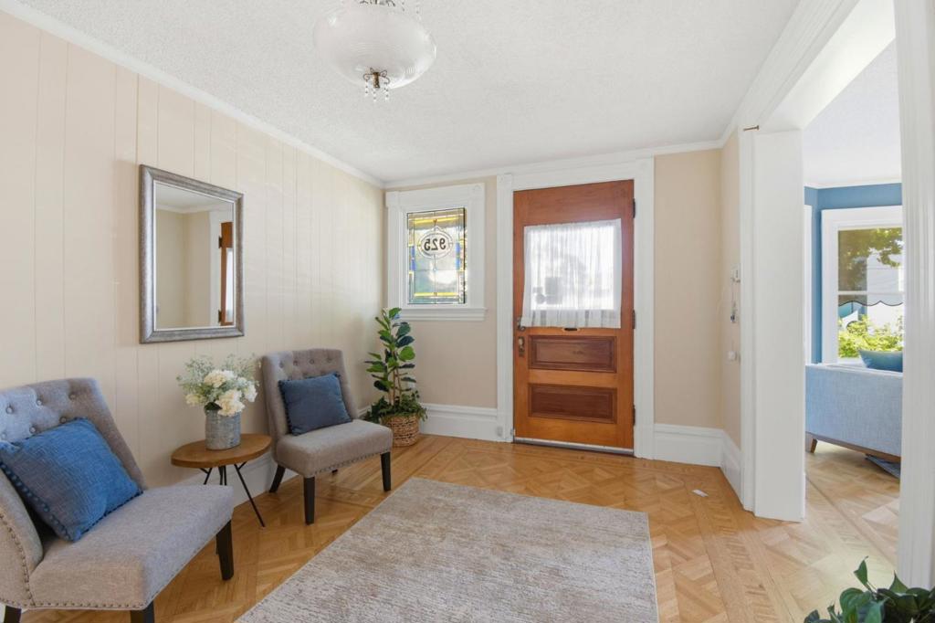 925 Chestnut Street Property Photo 6