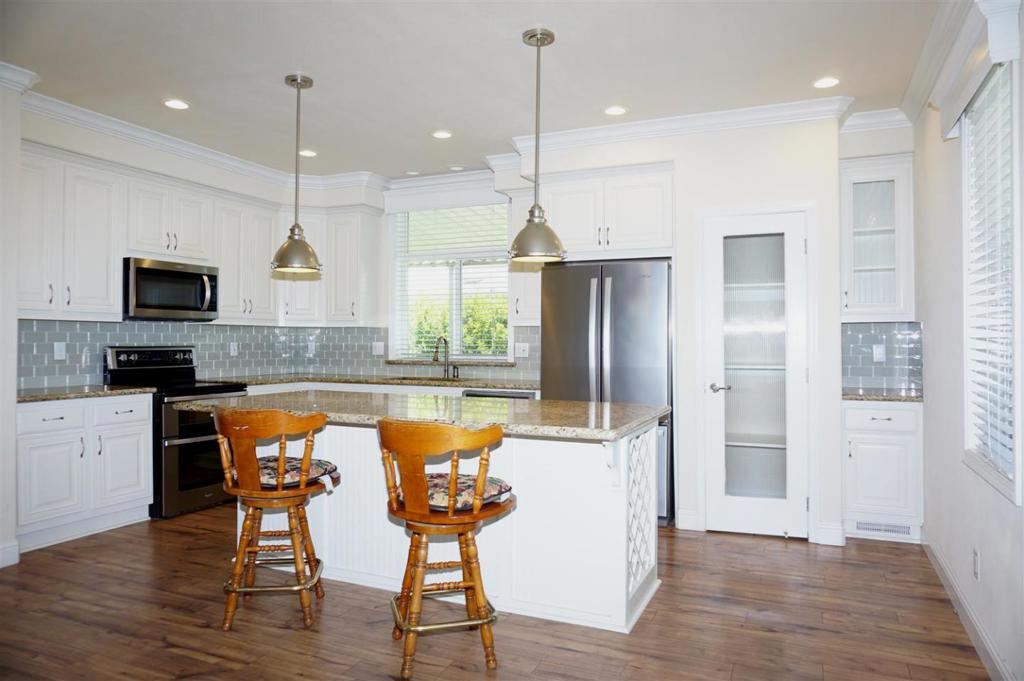 1050 Borregas Avenue 8 Property Photo 4