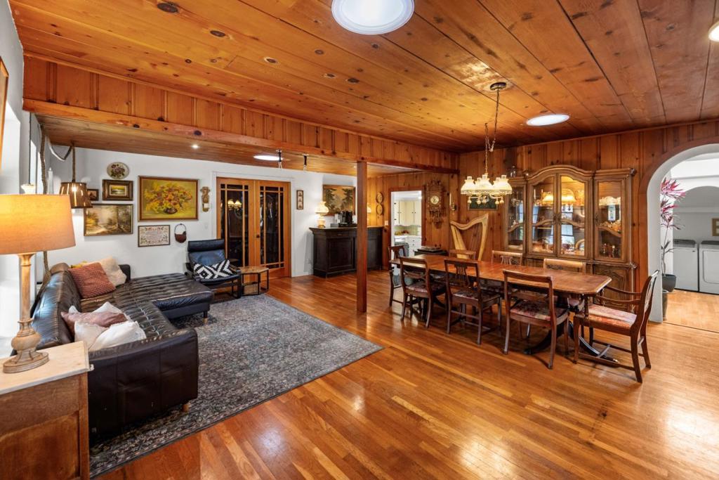 18 Lower Cutter Drive Property Photo 3