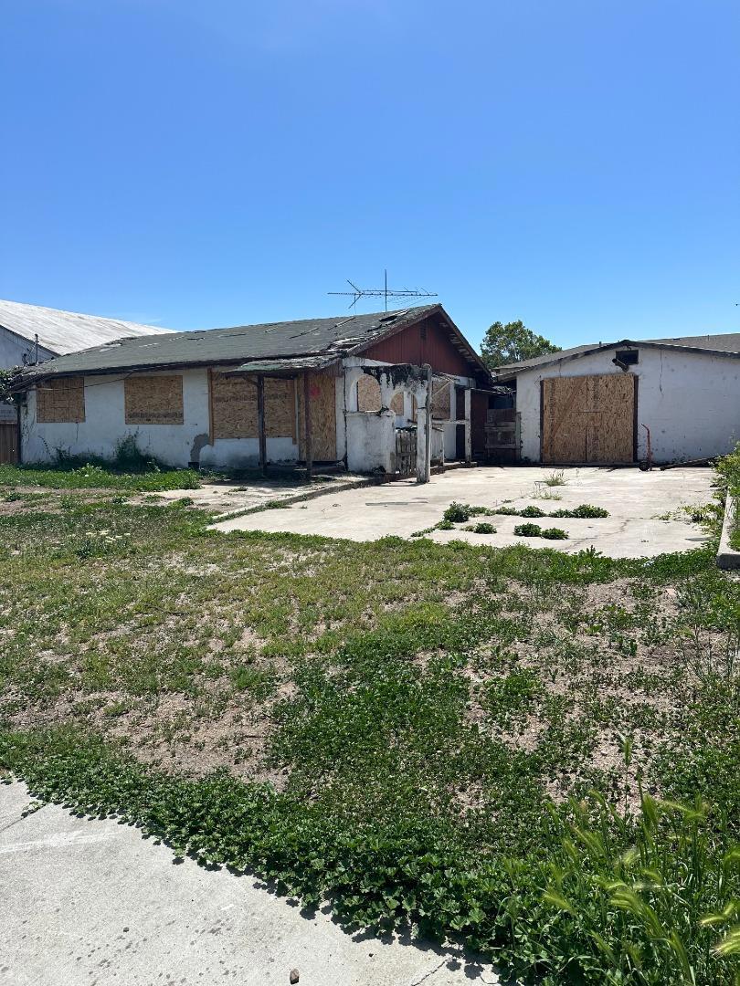 699 4th Street Property Photo 2