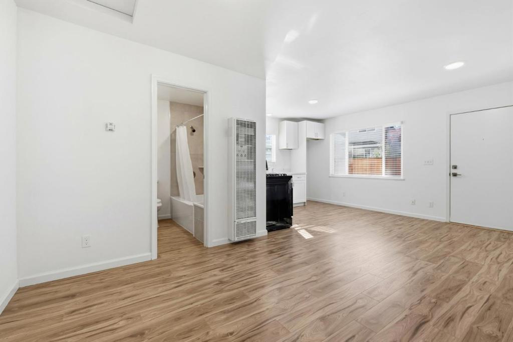 114 Park Avenue Property Photo 29