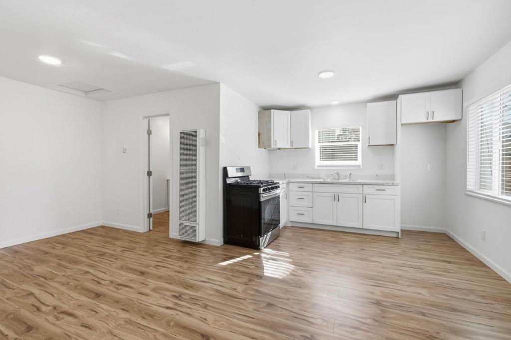 114 Park Avenue Property Photo 30