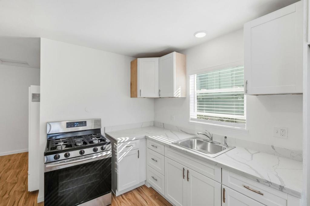 114 Park Avenue Property Photo 31
