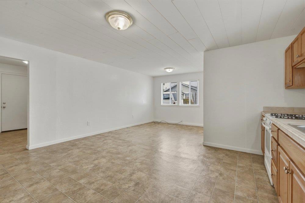 114 Park Avenue Property Photo 42