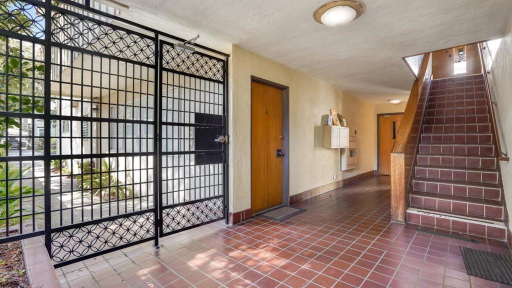 518 Everett Avenue A Property Photo 3