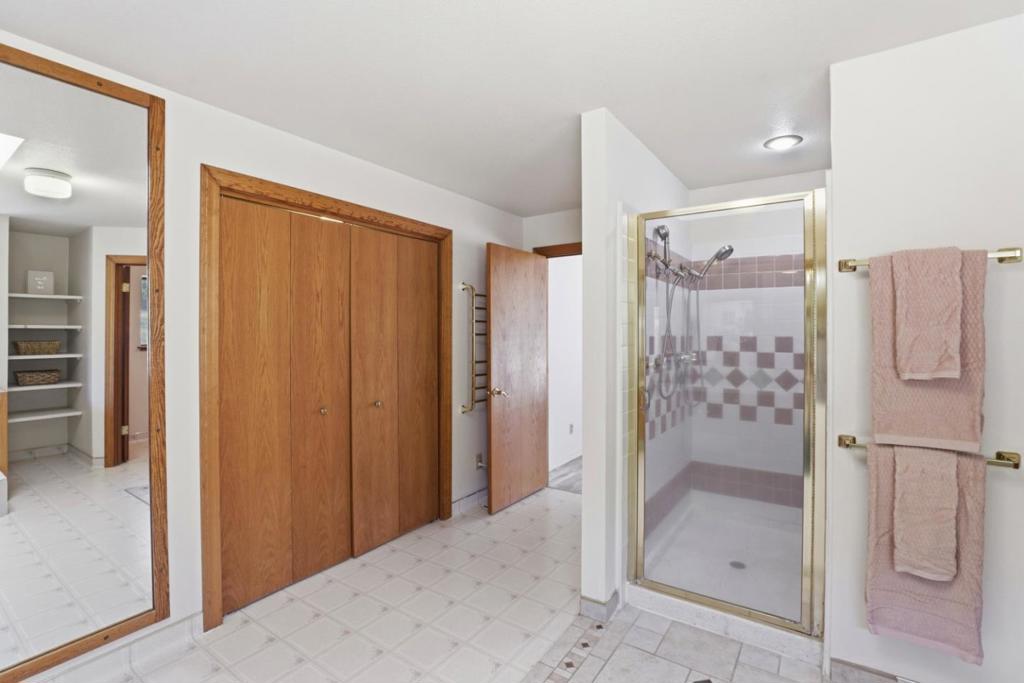 215 Chateau Drive Property Photo 26