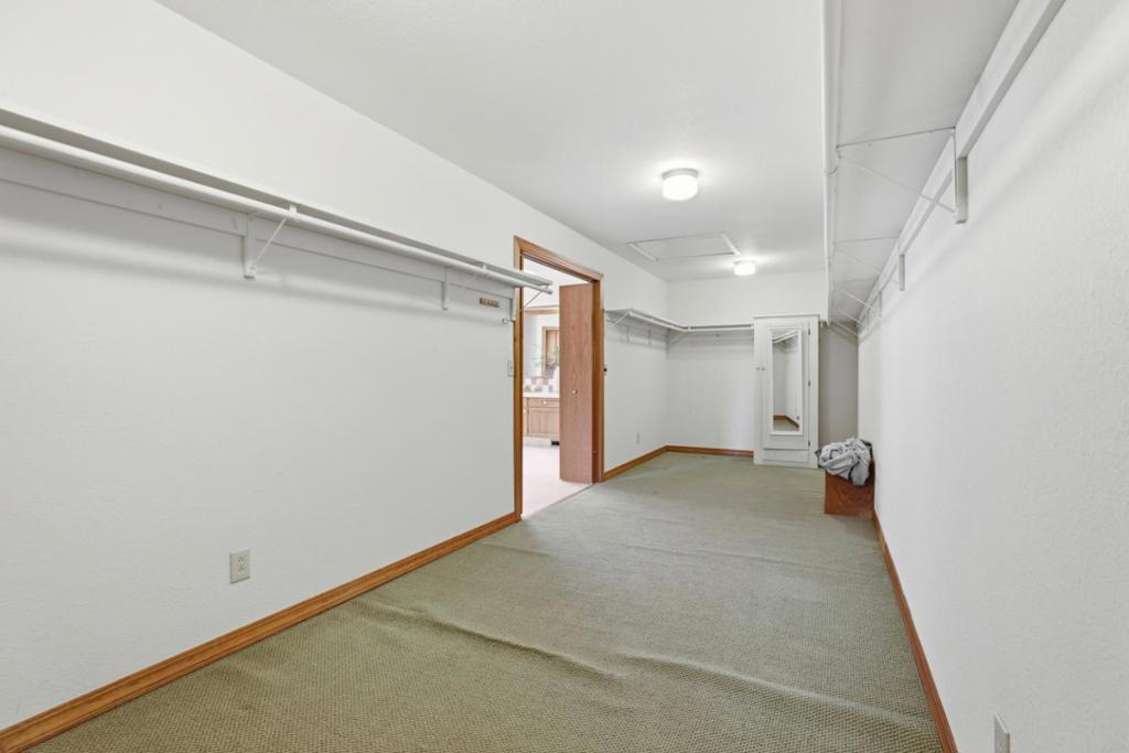 215 Chateau Drive Property Photo 27