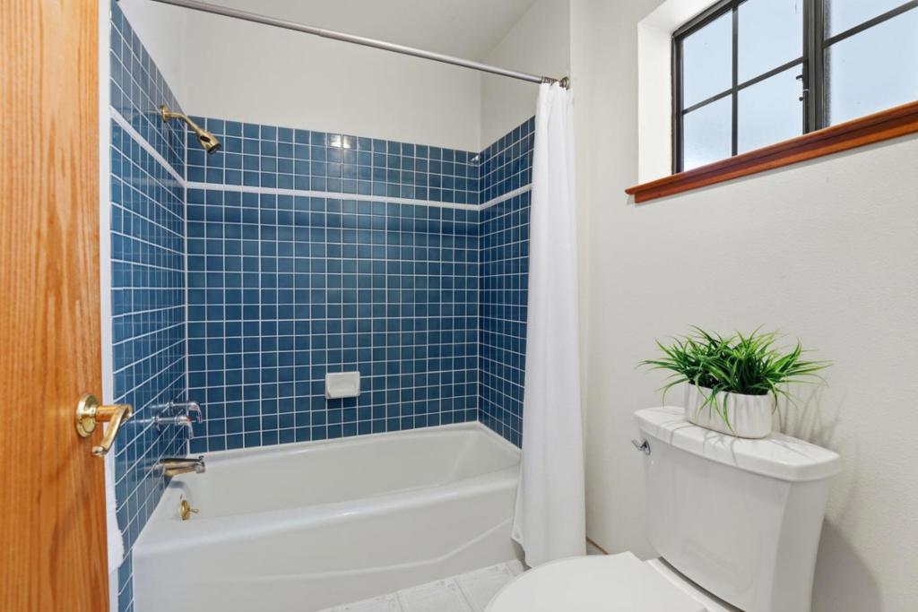 215 Chateau Drive Property Photo 36