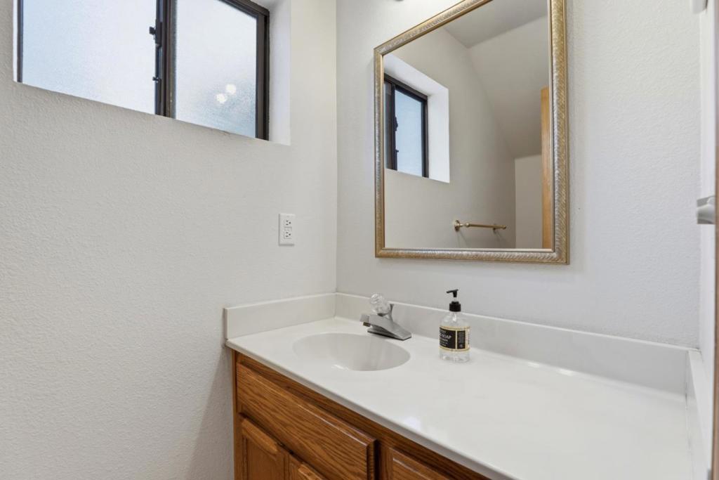 215 Chateau Drive Property Photo 37