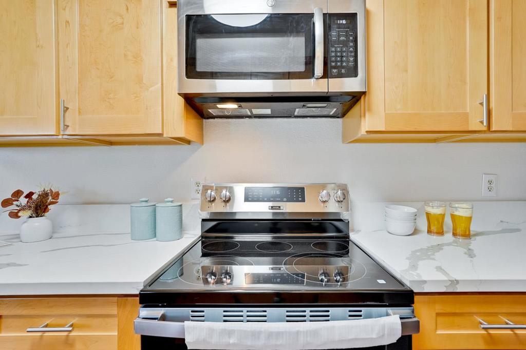 5461 Spinnaker 3 Property Photo 12