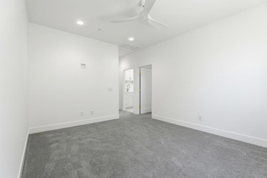 1007 Amore Street Property Photo 21