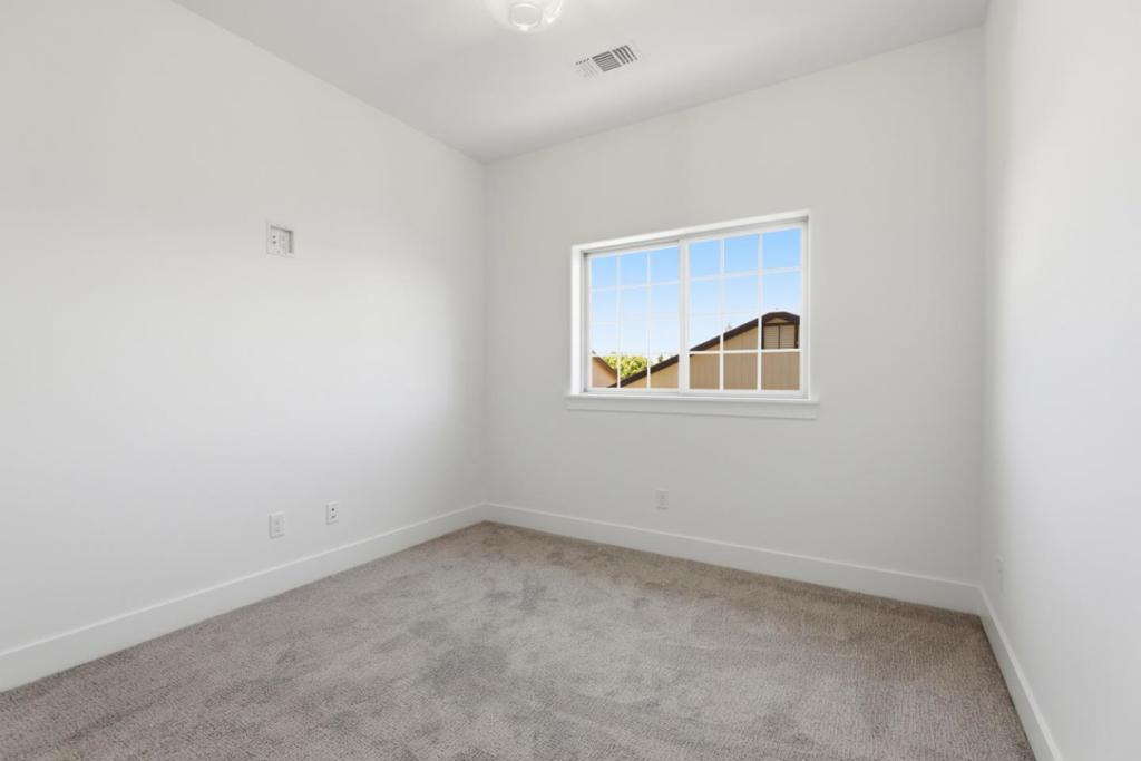 1007 Amore Street Property Photo 36