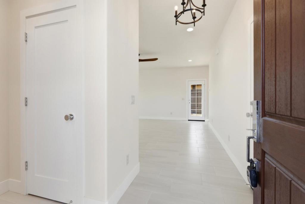 1001 Amore Street Property Photo 6