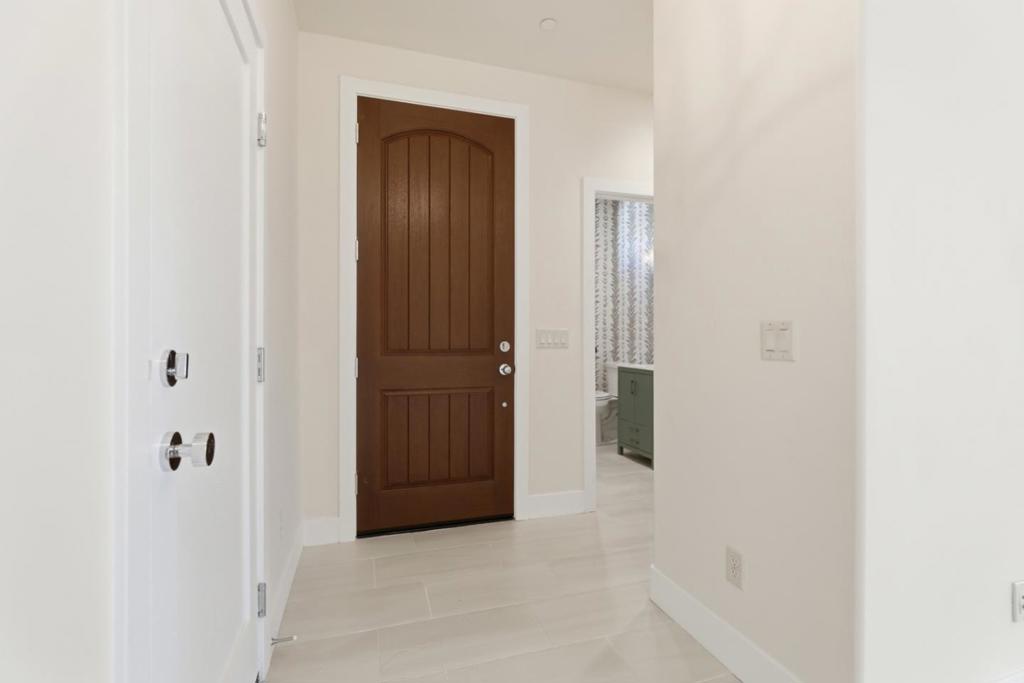 1001 Amore Street Property Photo 7