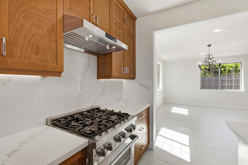 1001 Amore Street Property Photo 17