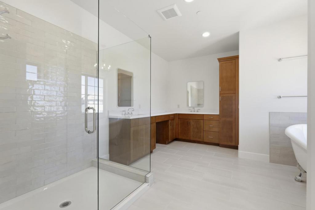 1001 Amore Street Property Photo 31