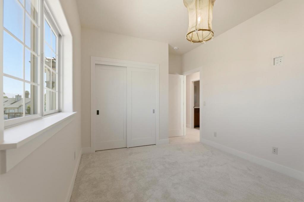 1001 Amore Street Property Photo 35