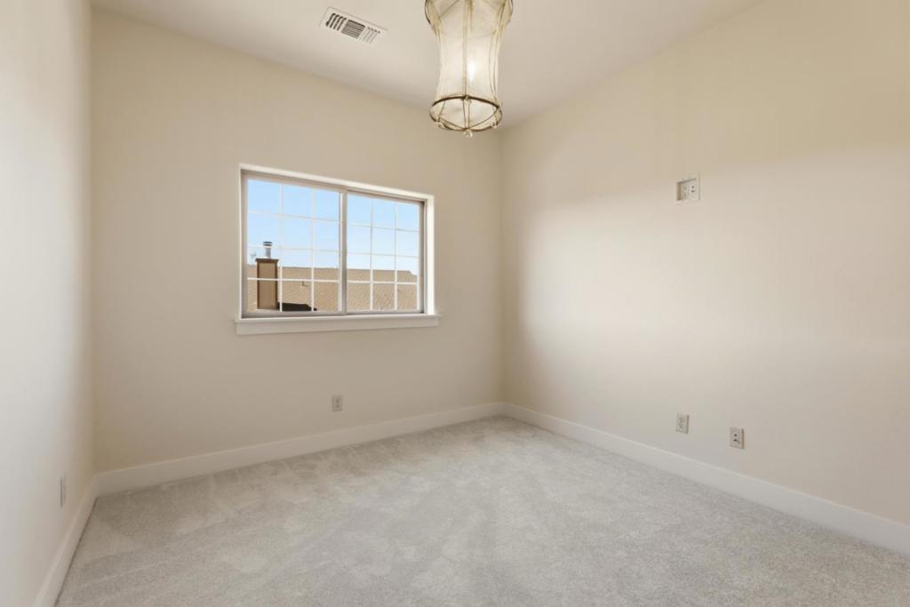 1001 Amore Street Property Photo 40