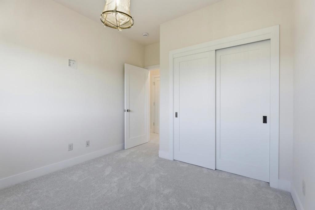 1001 Amore Street Property Photo 43