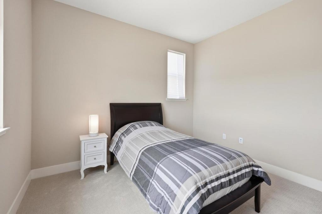 16141 Riverton Avenue Property Photo 32