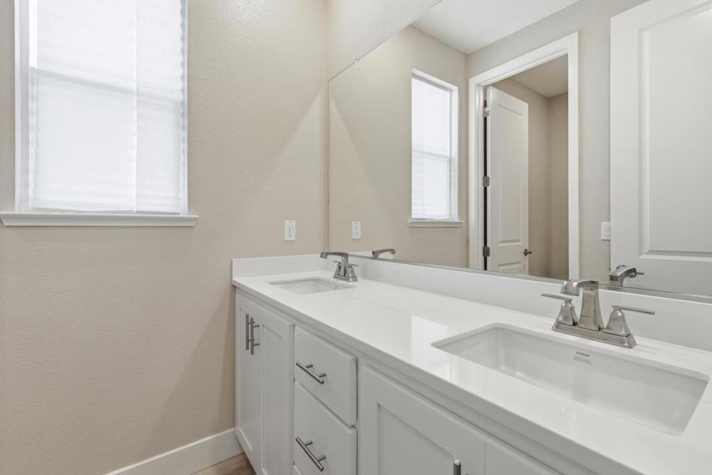 16141 Riverton Avenue Property Photo 41