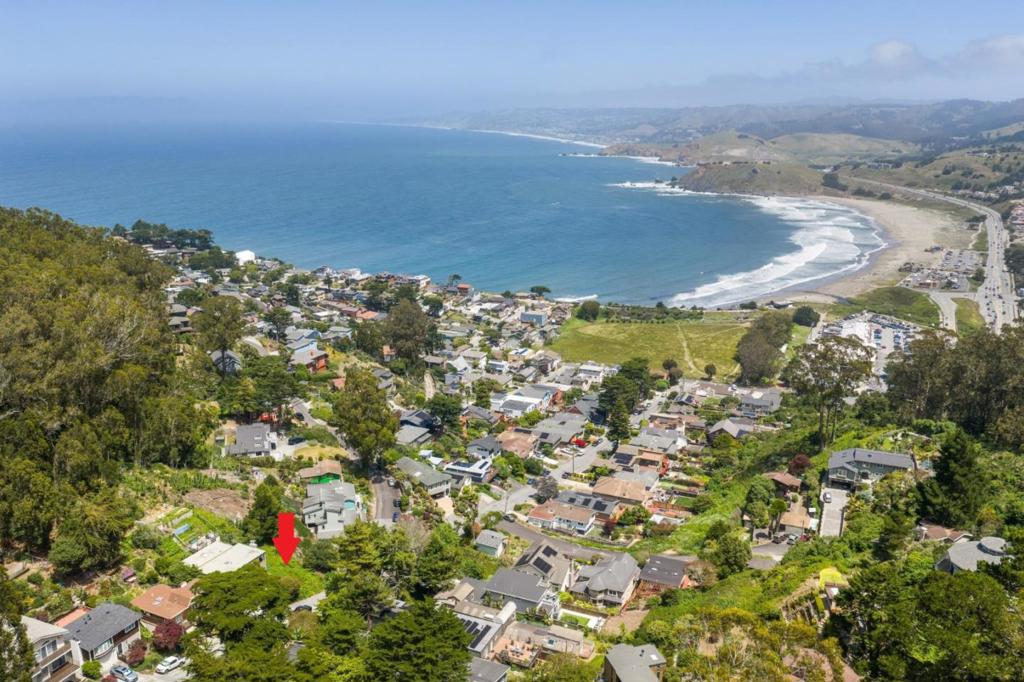 0 Grand Property Photo 1