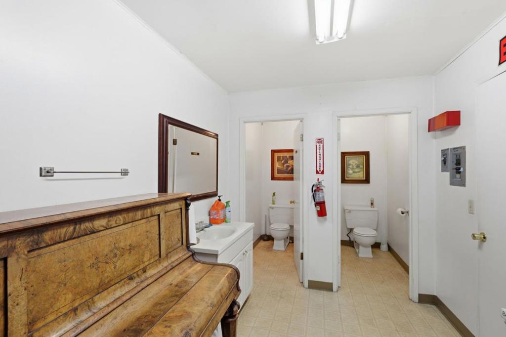 2536 Freedom Boulevard Property Photo 54