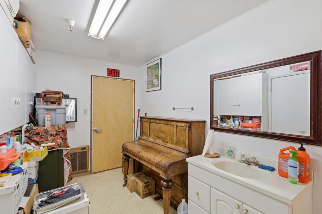 2536 Freedom Boulevard Property Photo 55