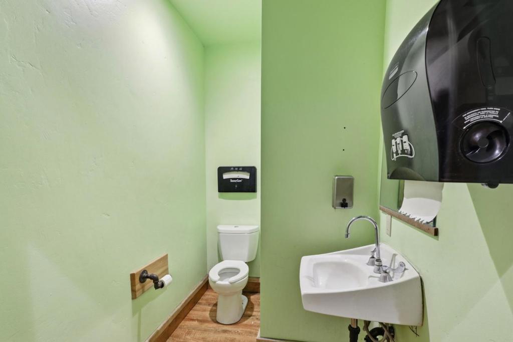 2536 Freedom Boulevard Property Photo 81