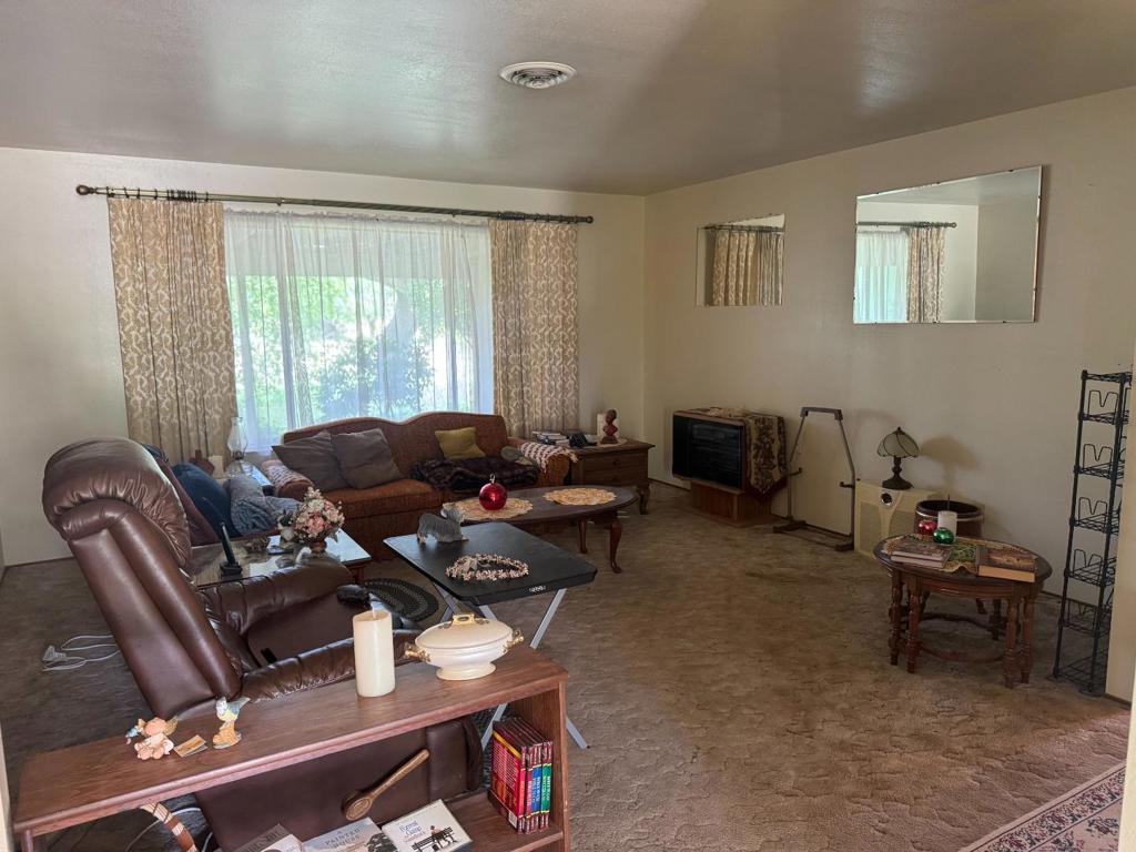 678 Little Avenue Property Photo 3