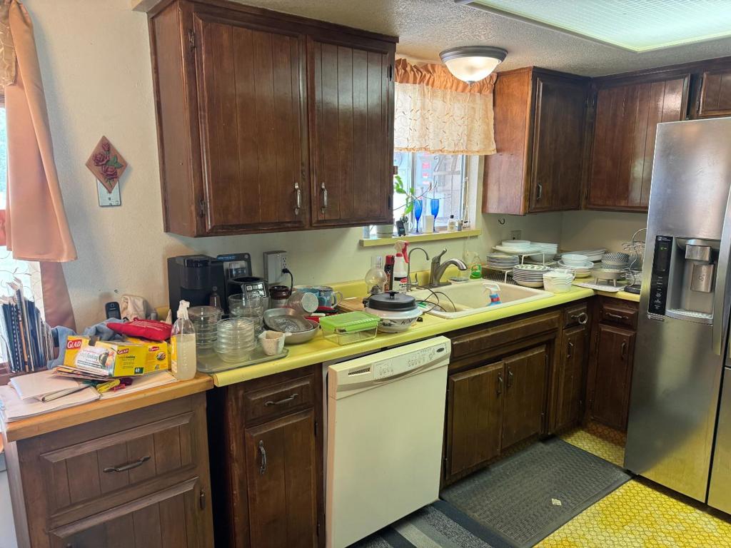 678 Little Avenue Property Photo 6