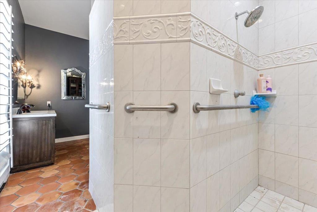 2727 Thomas Road Property Photo 23