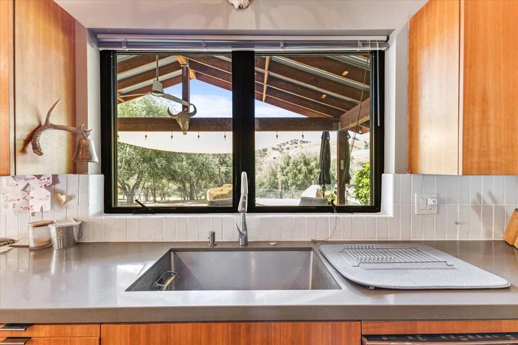 2727 Thomas Road Property Photo 48