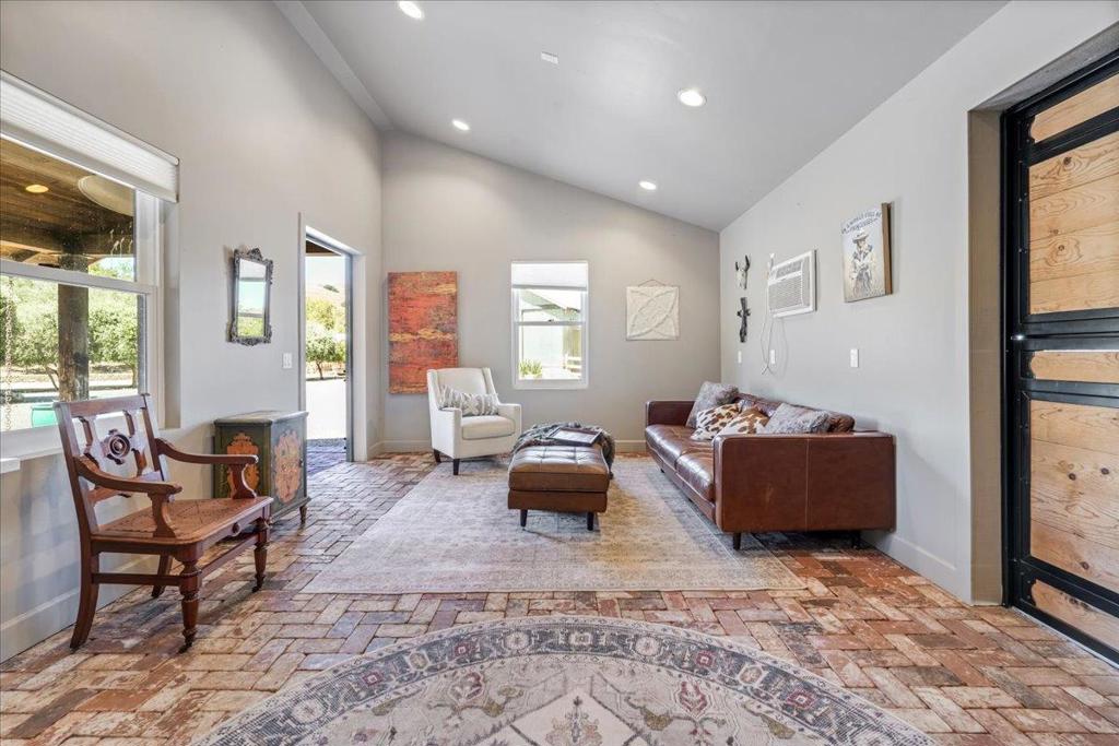 2727 Thomas Road Property Photo 76