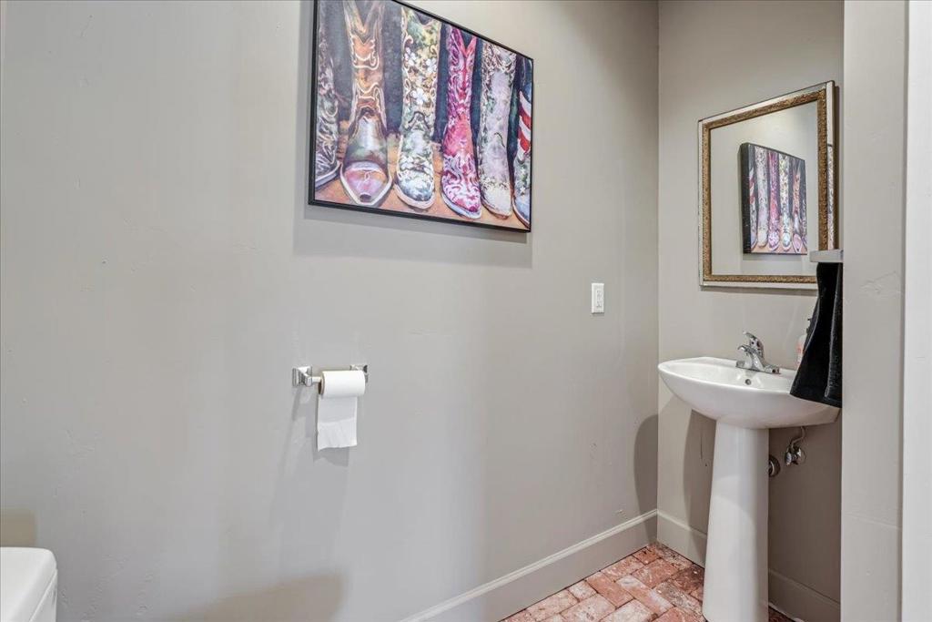 2727 Thomas Road Property Photo 77