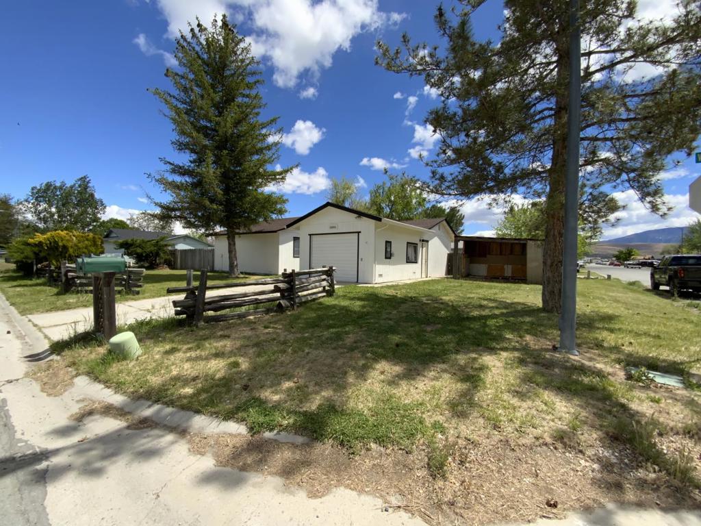 709950 Willow Street Property Photo 1