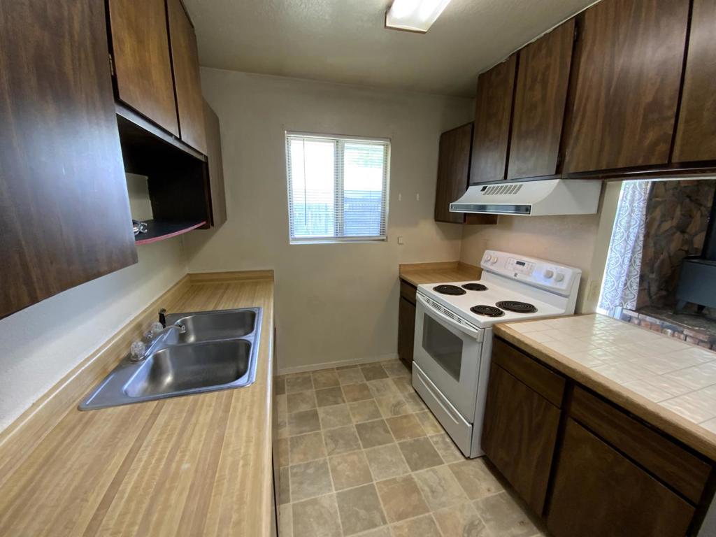 709950 Willow Street Property Photo 12