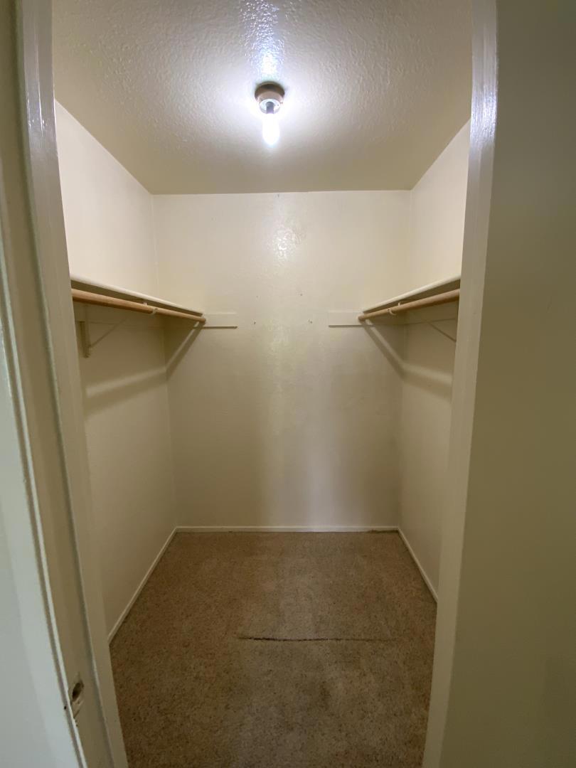 709950 Willow Street Property Photo 45