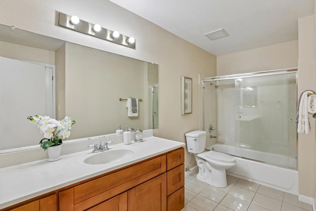 63 Silcreek Drive Property Photo 13