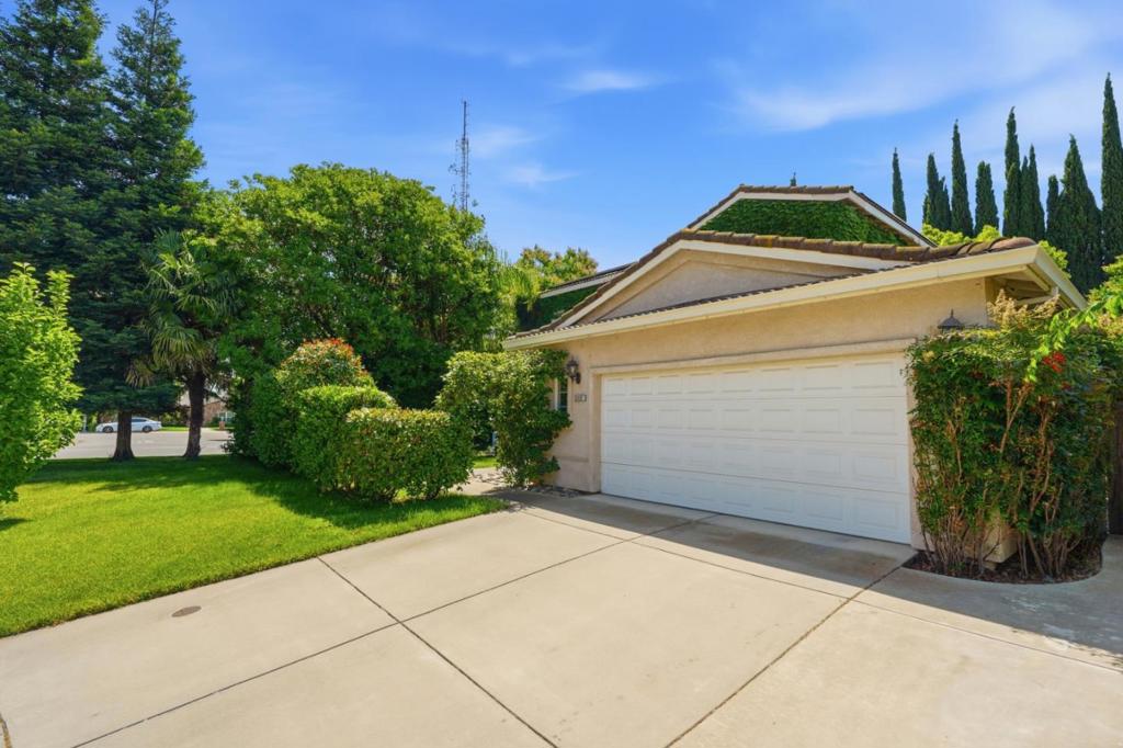 3712 Bold Ruler Court Property Photo 5