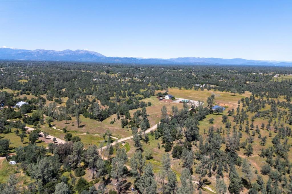 17962 Coyote Lane Property Photo 4