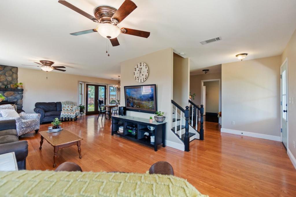 17962 Coyote Lane Property Photo 6