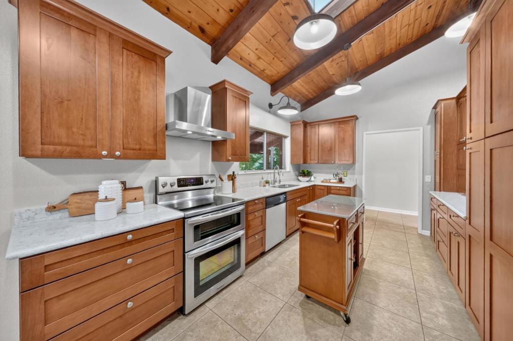 252 Nichols Drive Property Photo 30
