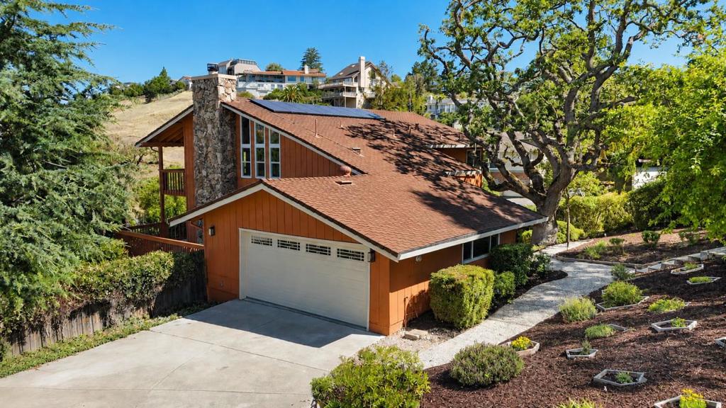 3175 Oak Leaf Court Property Photo 2