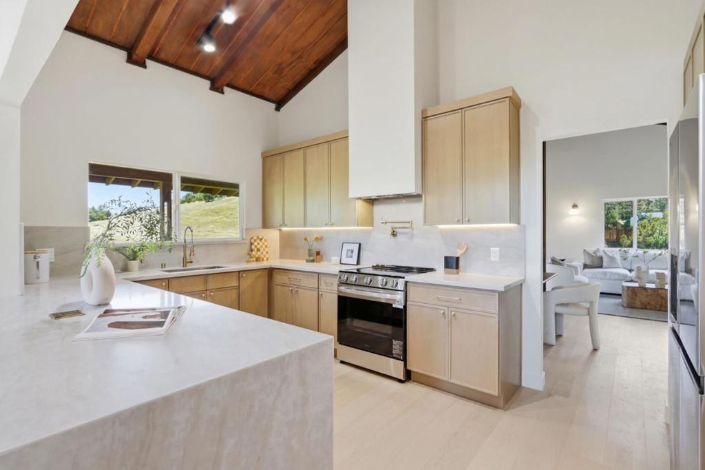 3175 Oak Leaf Court Property Photo 10