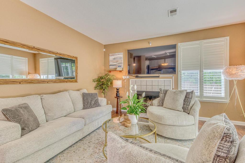 1185 Rockhaven Court Property Photo 15