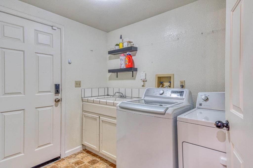 1185 Rockhaven Court Property Photo 16