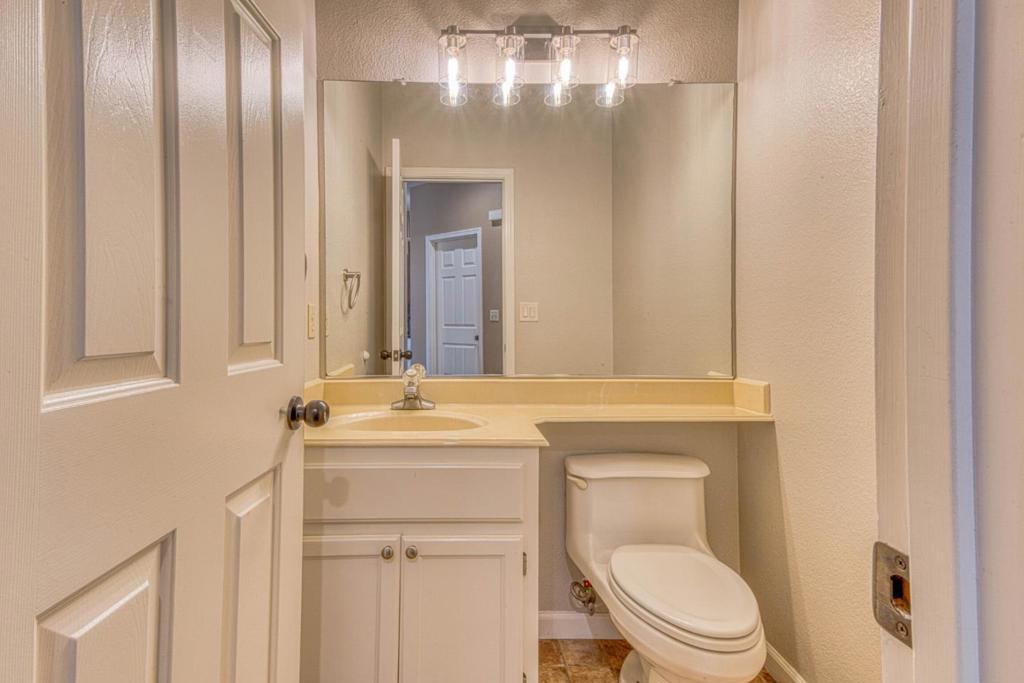 1185 Rockhaven Court Property Photo 17