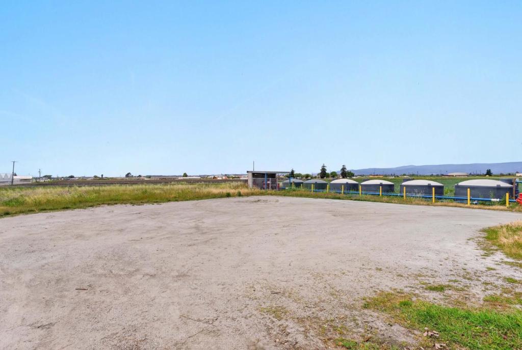 ML82048631 Property Photo 43