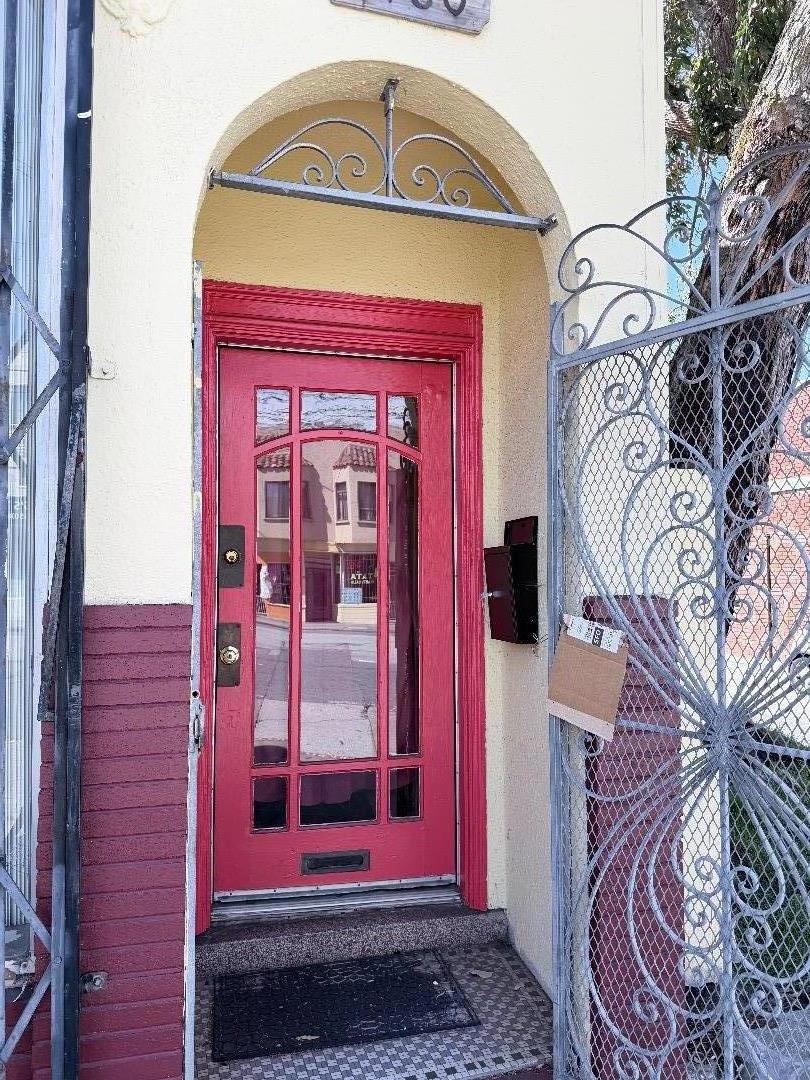5480 Mission Street Property Photo 9